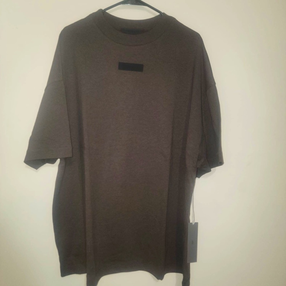 Fear of God Essentials -Men’s Medium brand new Essentials shirt